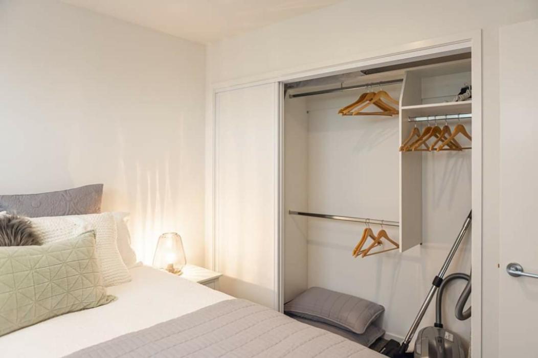 Modern 1 Bedroom Apartment Across From Hagley Park كريستتشيرش المظهر الخارجي الصورة
