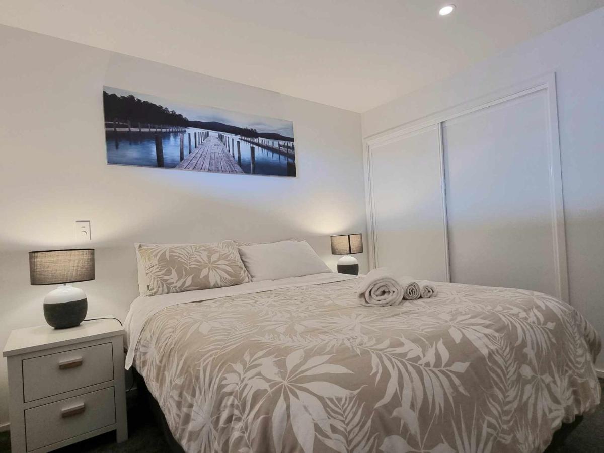 Modern 1 Bedroom Apartment Across From Hagley Park كريستتشيرش المظهر الخارجي الصورة