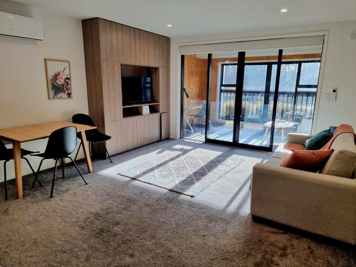 Modern 1 Bedroom Apartment Across From Hagley Park كريستتشيرش المظهر الخارجي الصورة