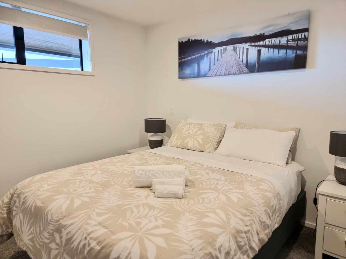 Modern 1 Bedroom Apartment Across From Hagley Park كريستتشيرش المظهر الخارجي الصورة