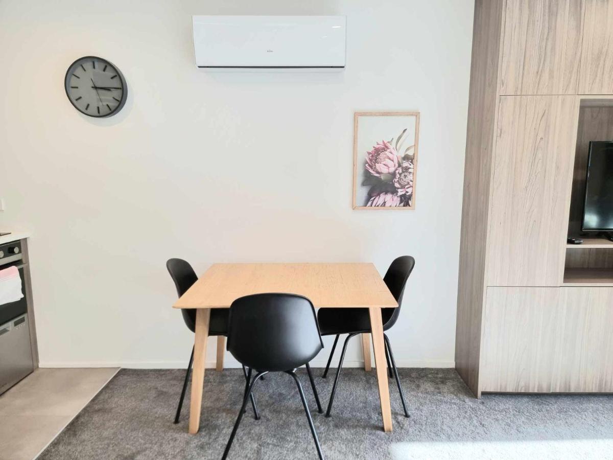 Modern 1 Bedroom Apartment Across From Hagley Park كريستتشيرش المظهر الخارجي الصورة